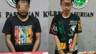 Penjual kelapa berinisial A (23) (kiri) dan petani berinisial FRZ (25) (kanan) ditangkap atas kasus peredaran obat keras tanpa izin.