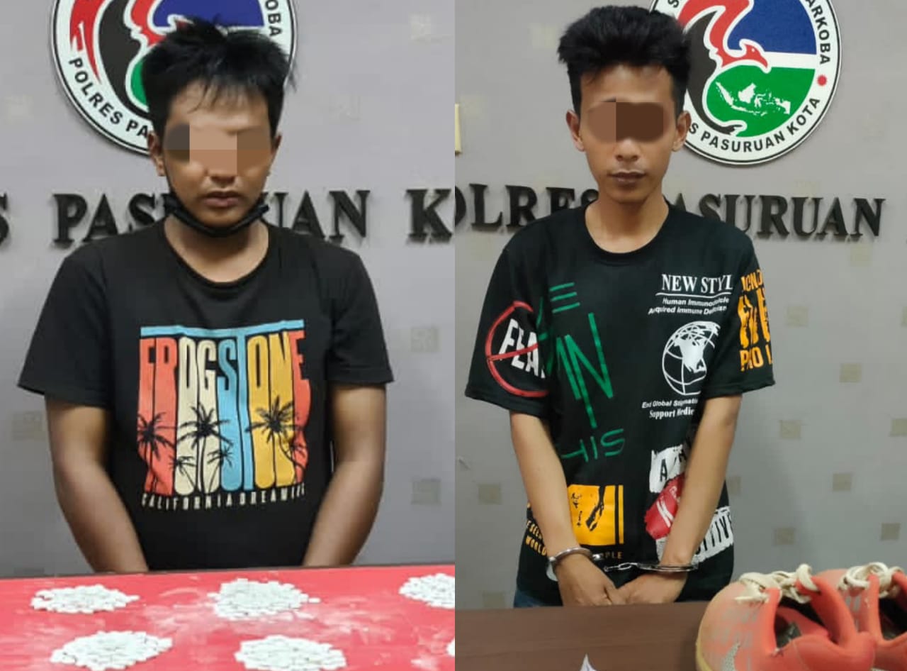 Penjual kelapa berinisial A (23) (kiri) dan petani berinisial FRZ (25) (kanan) ditangkap atas kasus peredaran obat keras tanpa izin.