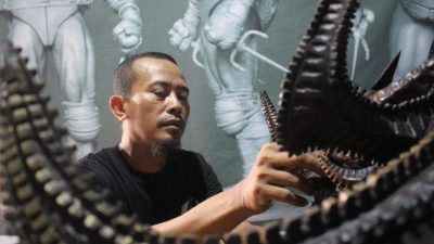 Fitrah Firmansyah, Perajin Kostum Cosplay Malang yang Karyanya Go International