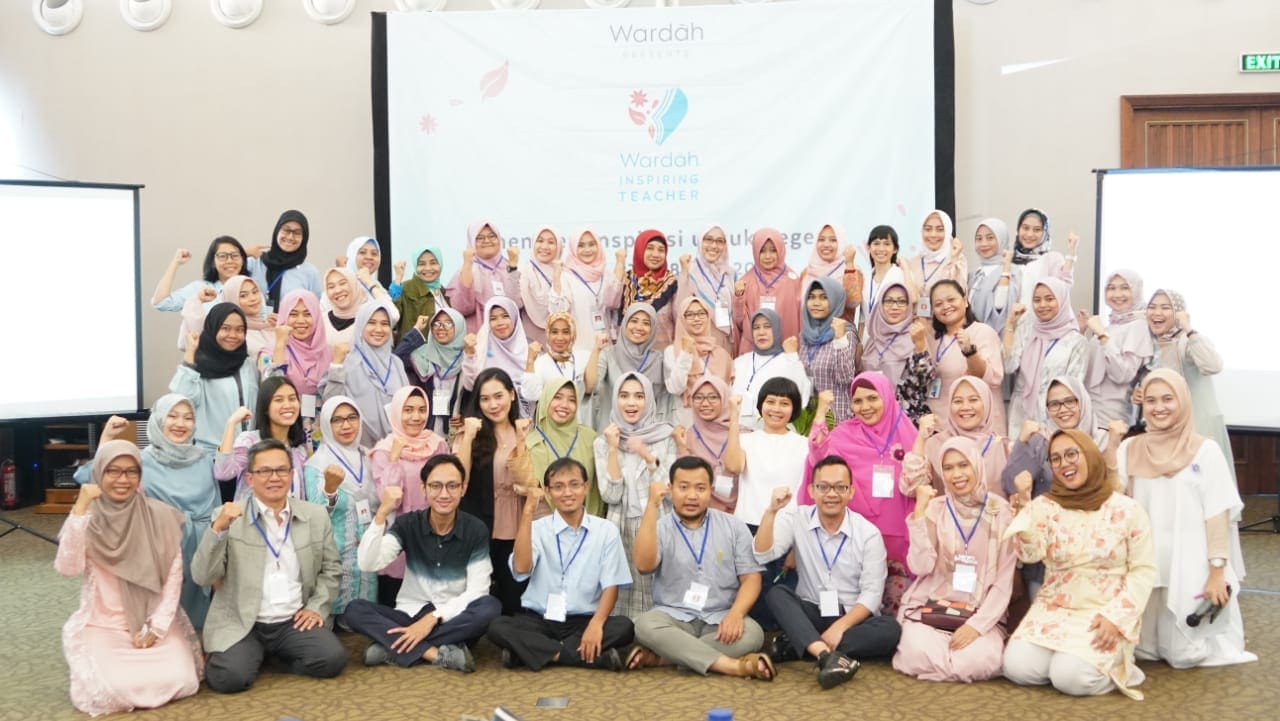 Wardah Inspiring Teacher. (Foto: Humas PT Paragon Technology and Innovation/Tugu Jatim)