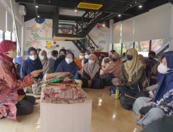 Batik Sakera Kenalkan Batik Madura ke Mahasiswa IPB University