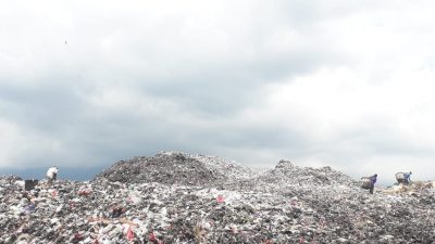 Retribusi sampah. (Foto: Dok Tugu Malang/Tugu Jatim)