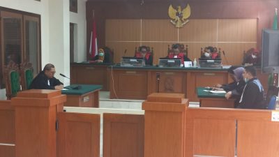 Pembonceng pelaku penusukan. (Foto: Laoh Mahfud/Tugu Jatim)