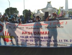 20.000 Buruh Jatim Demo Aksi Damai, Tuntut Naik Upah Bukan Kenaikan Harga BBM 