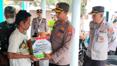 Bansos sembako. (Foto: Dok Polres Pasuruan/Tugu Jatim)