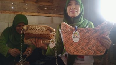 Geluti Bisnis Merajut, Kelompok Perempuan di Tuban-Bojonegoro Raup Cuan hingga Puluhan Juta Per Bulan