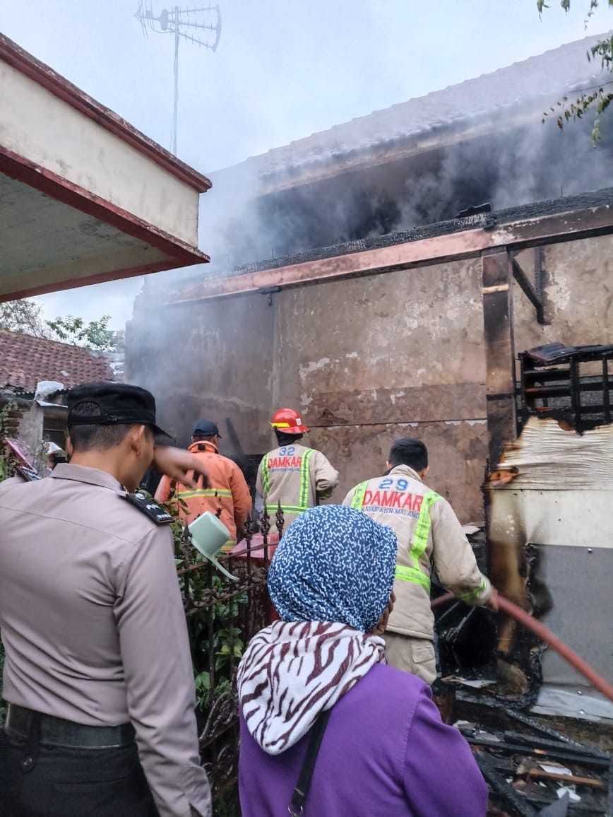 Insiden kebakaran akibat korsleting listrik. (Foto: Dok. PMK Kabupaten Malang/Tugu Jatim)