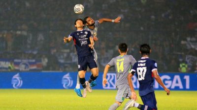 Arema FC vs Persebaya. (Foto: Dani Kristian/Tugu Jatim)