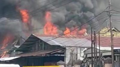 toko dan rumah ludes terbakar.(Foto: Dok warga/Tugu Jatim)