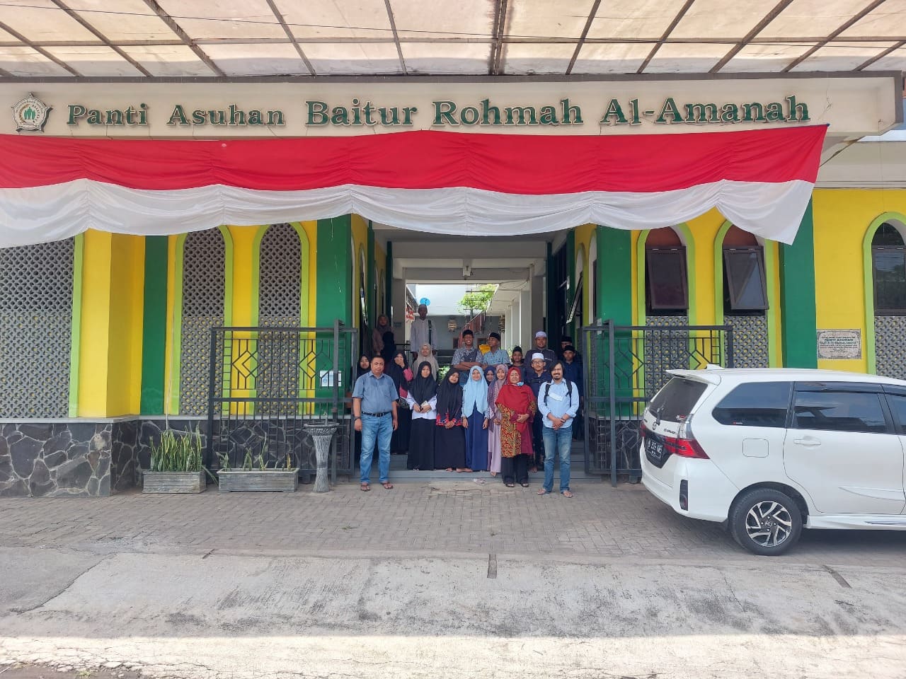 Kolaborasi Tim PKM Unikama X Unesa, Latih Anak Panti Asuhan di Pakis Bikin Pizza dan Kue Kering 3 Tim PKM Unikama. (Foto: dok. Humas Unikama/Tugu Jatim)