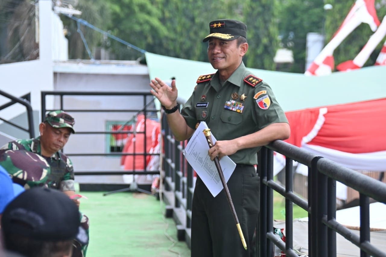 Suporter tragedi Kanjuruhan. (Foto: Dok Humas Kodam V Brawijaya/Tugu Jatim)