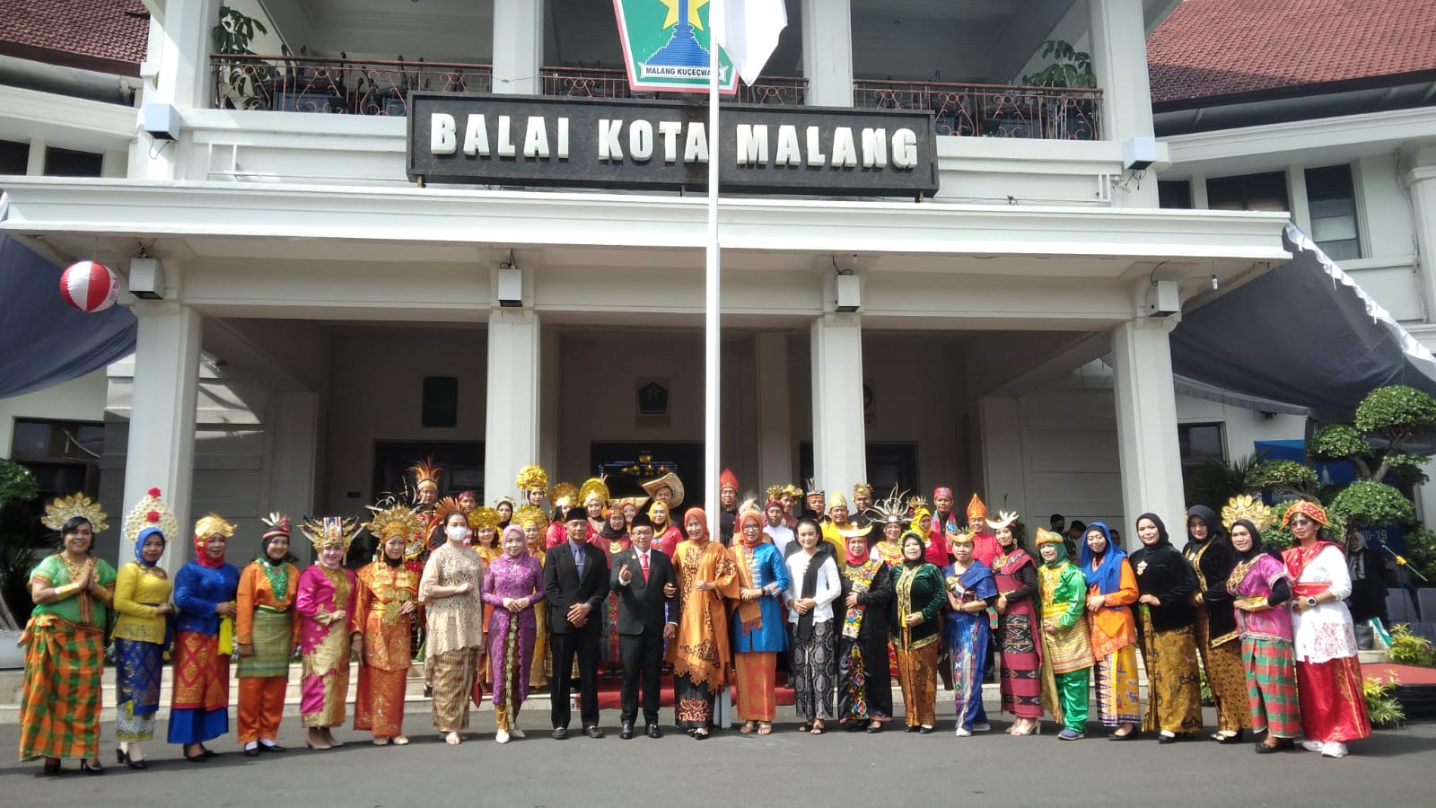 Pemkot Malang Terima Penghargaan Pelestarian Cagar Budaya 1 pemkot malang tugu jatim