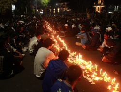 Foto: Lilin Solidaritas Korban Tragedi Kanjuruhan Akan Menyala Selama 7 Hari