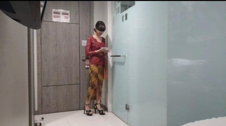 Video wanita kebaya merah. (Foto: dok. Twitter/Tugu Jatim)