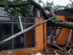 Bencana Angin Puting Beliung Purwodadi Pasuruan Rusak 23 Rumah dan 2 Sekolah