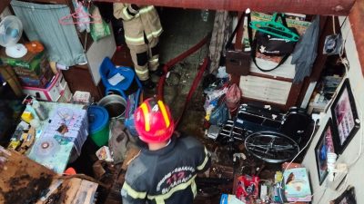 Kebakaran rumah. (Foto: Rahman Hakim/Tugu Jatim)