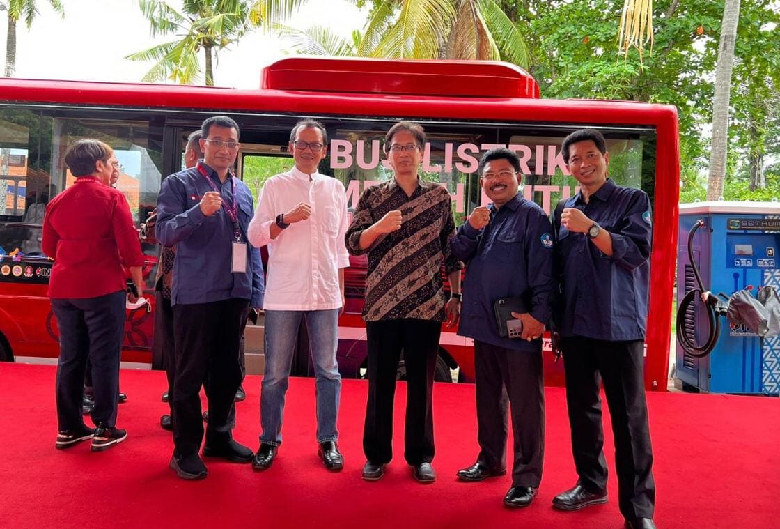 Bus Listrik Merah Putih. (Foto: dok. Humas ITS/Tugu Jatim)