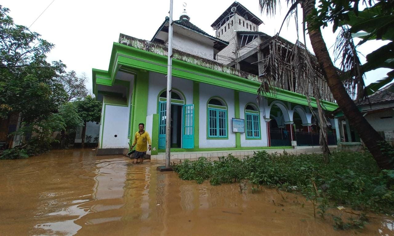 Banjir Pasuruan.(Foto: Laoh Mahfud/Tugu Jatim)