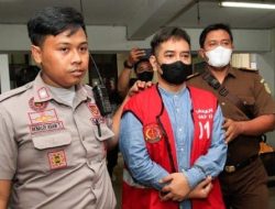 500 Simpatisan Mas Bechi Kawal Sidang Putusan di PN Surabaya, Tuntut Bebaskan Terdakwa