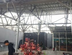 Kedai-Kedai Kopi di Dau Malang Disapu Angin Kencang, 2 Korban Tertimpa Atap Beterbangan