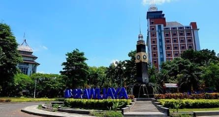 Universitas terbaik di Jawa Timur. (Foto: @univ.brawijaya/Tugu Jatim)