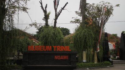 trinil tugu jatim