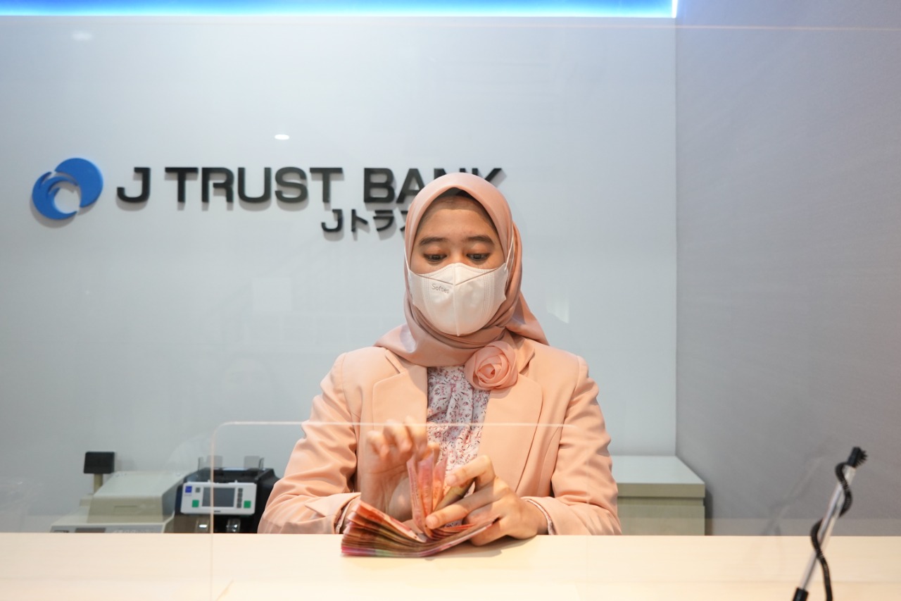 J Trust Bank tugu jatim