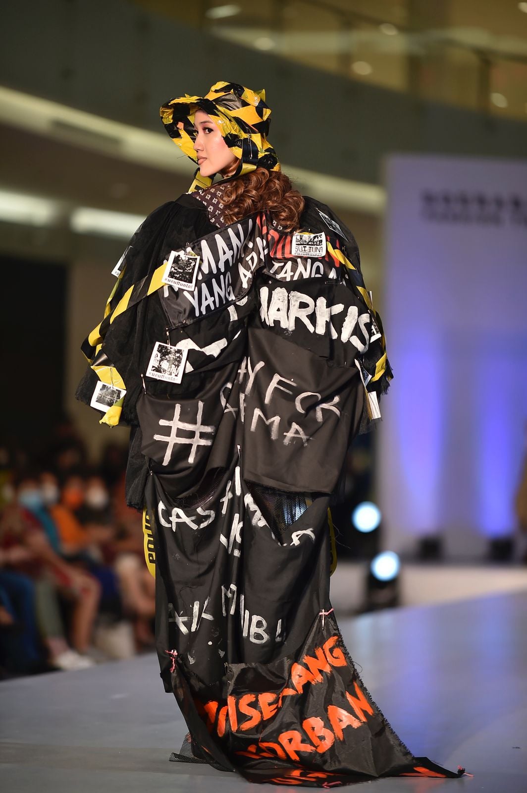 Baju Berbahan Spanduk Tragedi Kanjuruhan Juara Fashion Upcycling Competition