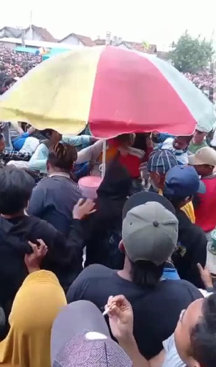 Konser dangdut. (Foto: dok. warga/Tugu Jatim)