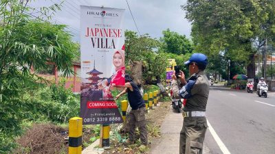 Reklame Ilegal Kota Batu. (Foto: M. Ulul Azmy/Tugu Malang)