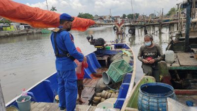 Nelayan Pesisir Kota Pasuruan.