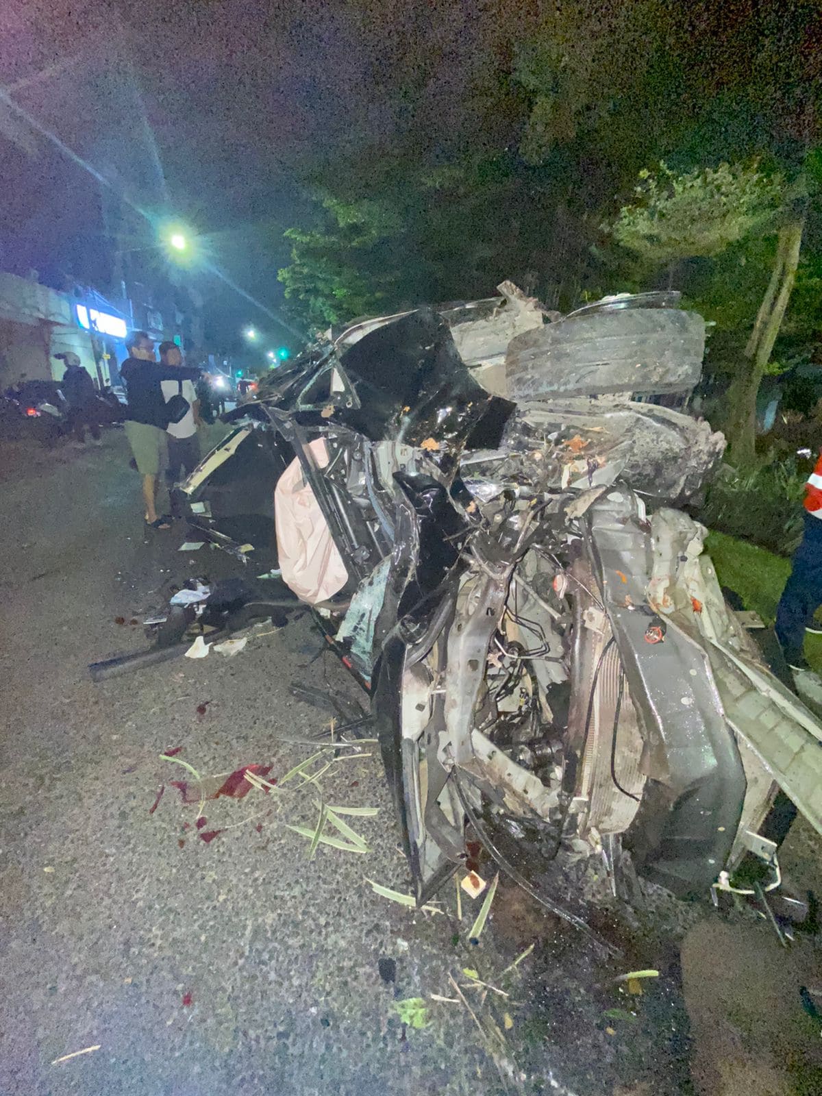 Kecelakaan maut di Surabaya. (Foto: dok. Command Centre 112/Tugu Jatim)