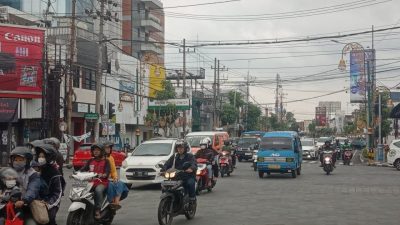 Jalur satu arah di Kayutangan Heritage.