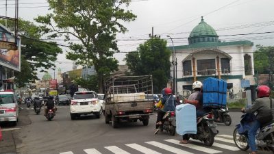 Jalur alternatif di Kota Batu.