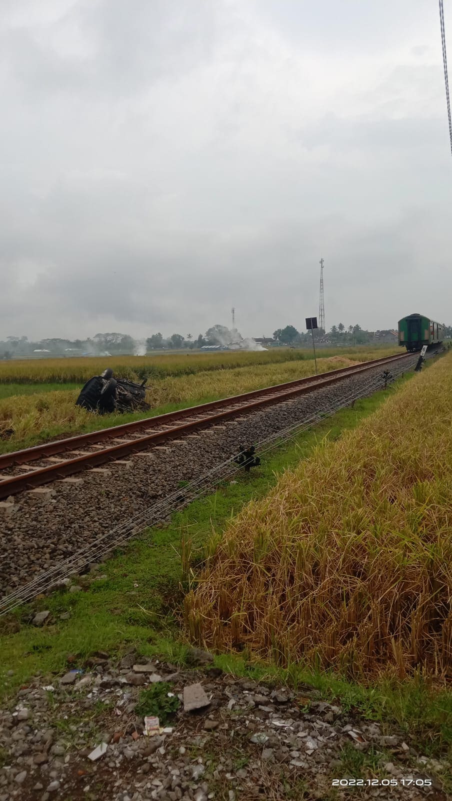 Kecelakaan kereta api vs mobil.(Foto: dok. warga/Tugu Jatim)
