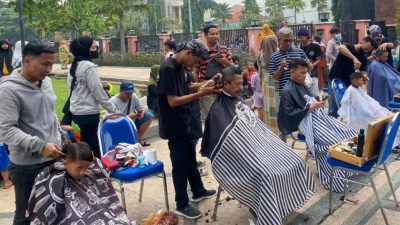 Aksi Cukur Amal di Pasuruan untuk Korban Gempa Cianjur