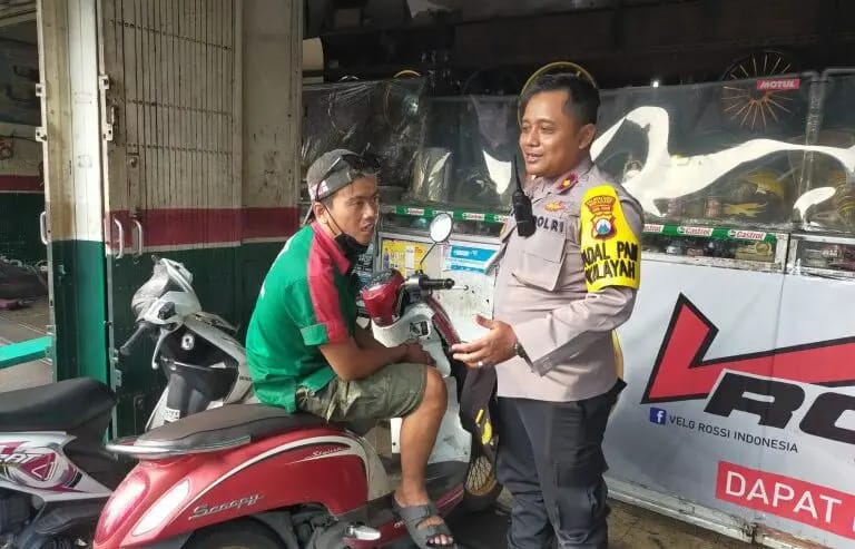 tahun baru tugu jatim