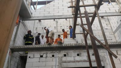 Pekerja Bangunan di Surabaya Tewas Terjatuh saat Merenovasi Rumah