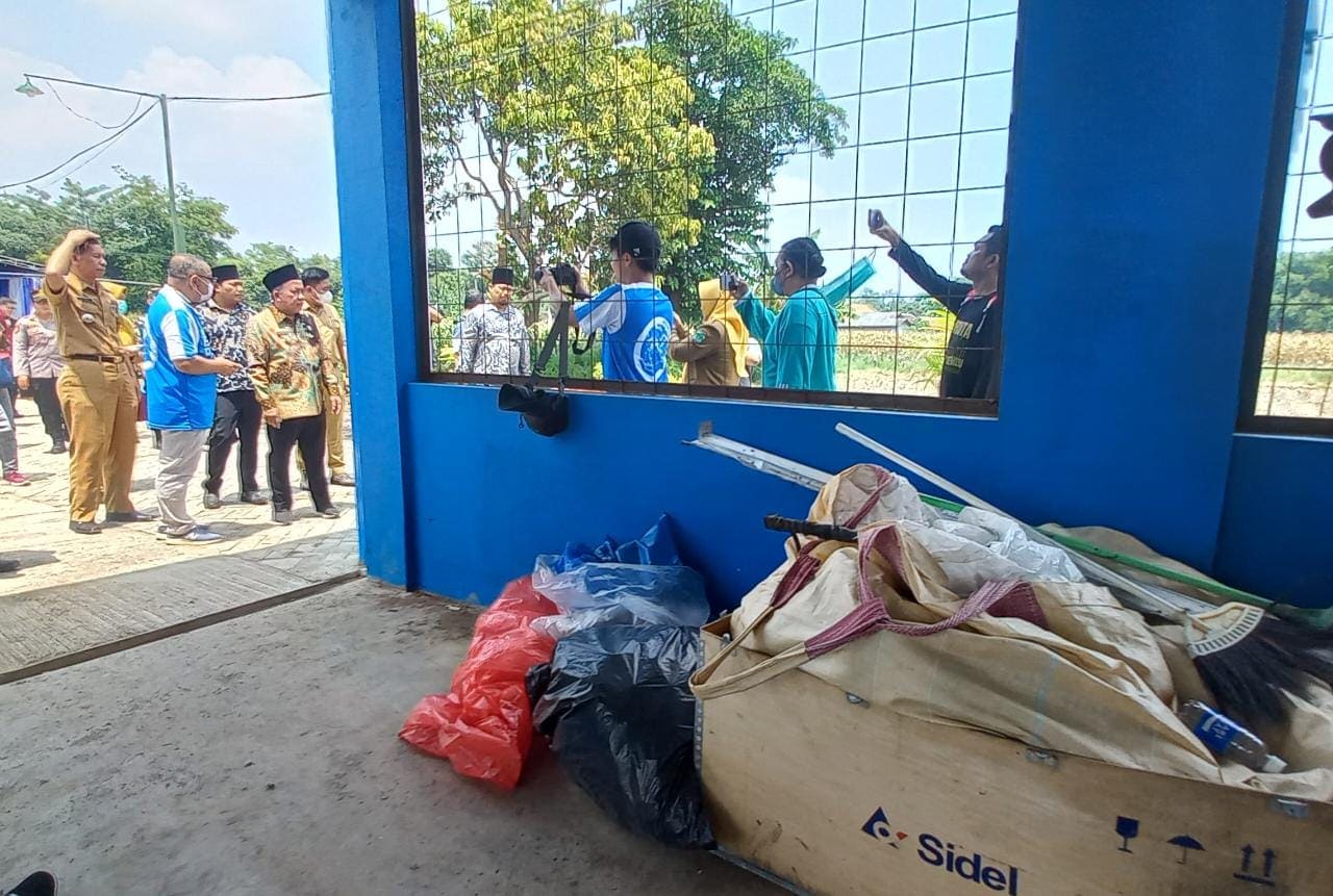 Bank Sampah Desa Pacarkeling.