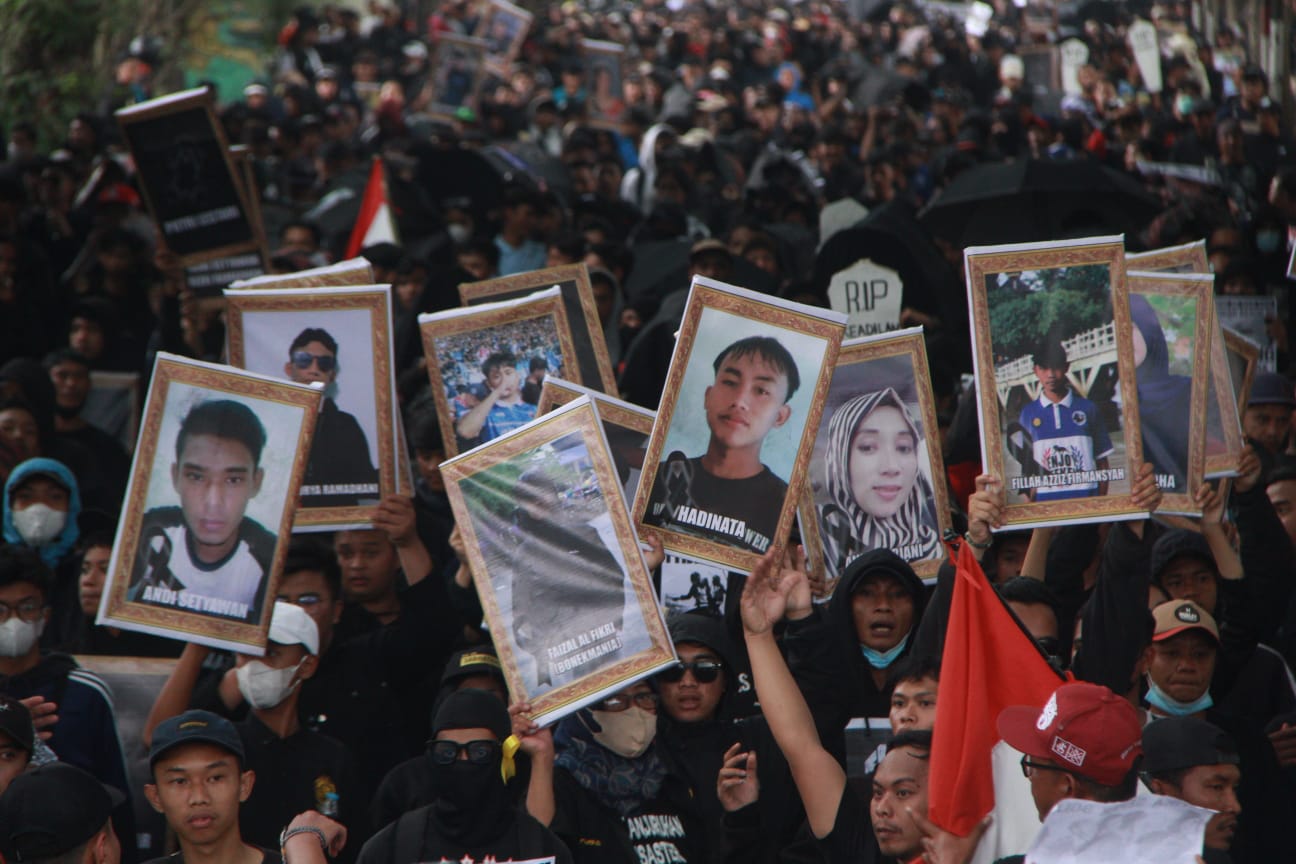 tragedi kanjuruhan tugu jatim
