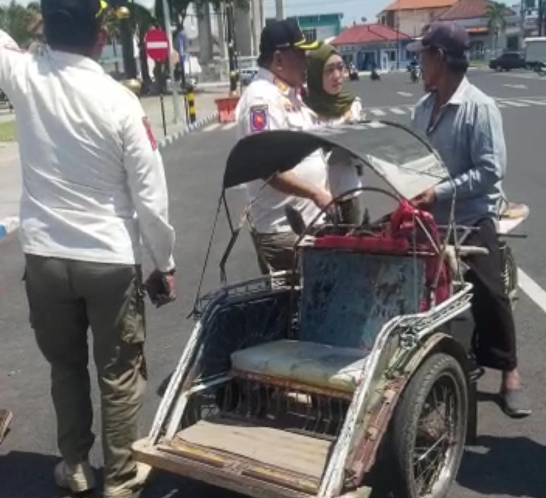 becak motor tugu jatim