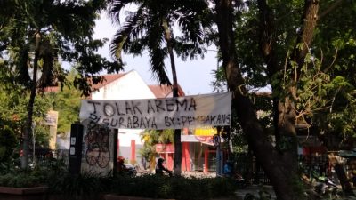 Muncul Spanduk Menolak Kedatangan Aremania ke Surabaya