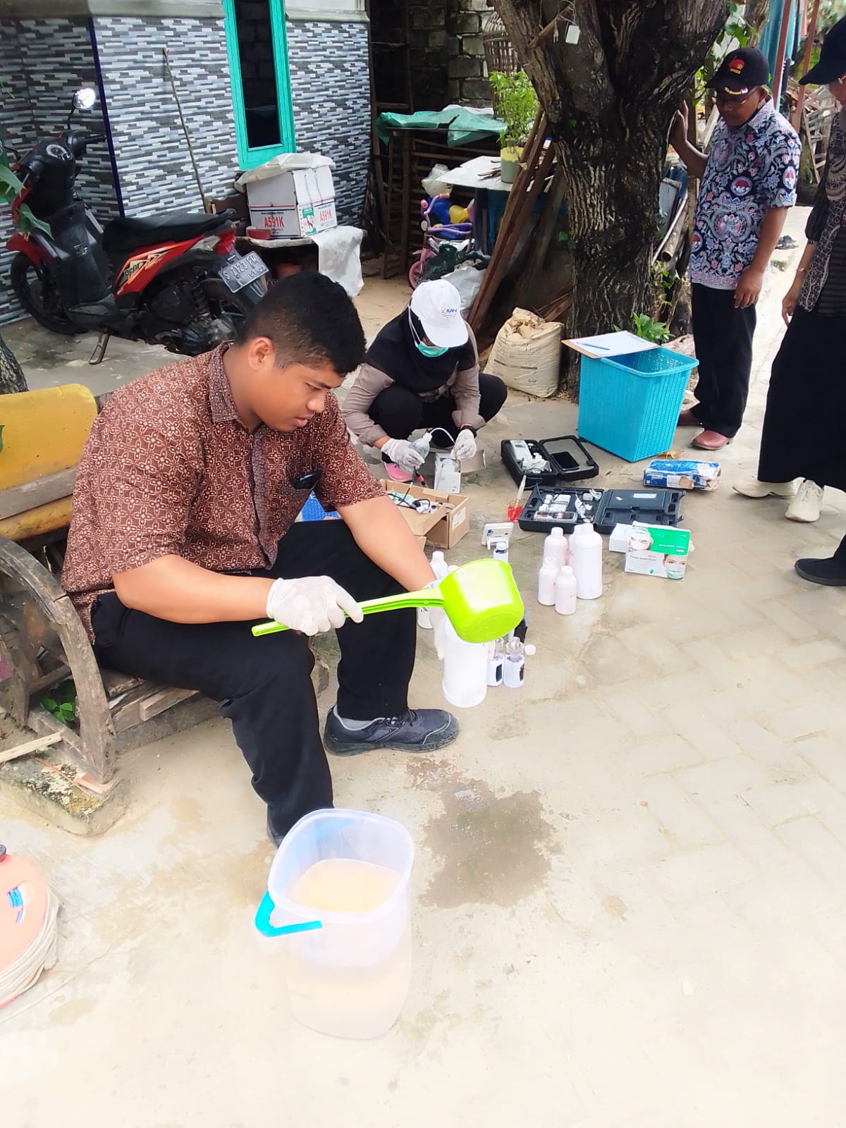 DLHP Tuban Cari Penyebab Warna Air Sumur Berubah Merah 2 tuban tugu jatim