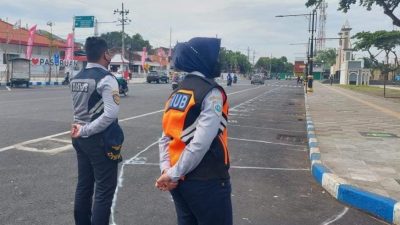 Jalur Satu Arah di Alun-Alun Kota Pasuruan.