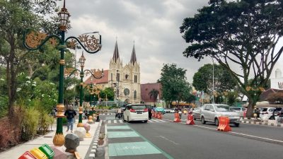 Jalur satu arah di Kayutangan Heritage.