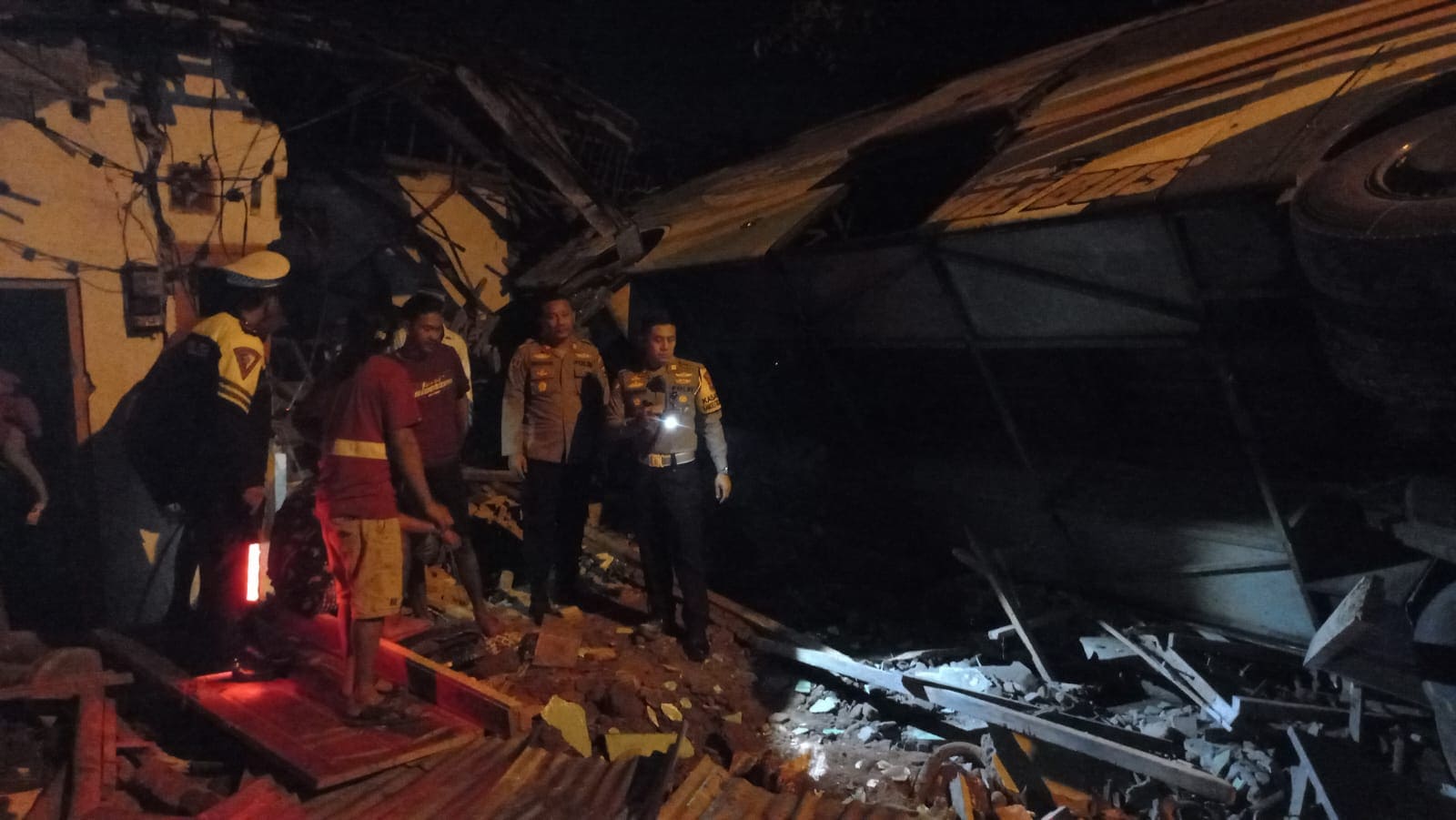 Kecelakaan Bus Wisatawan TK Blitar.