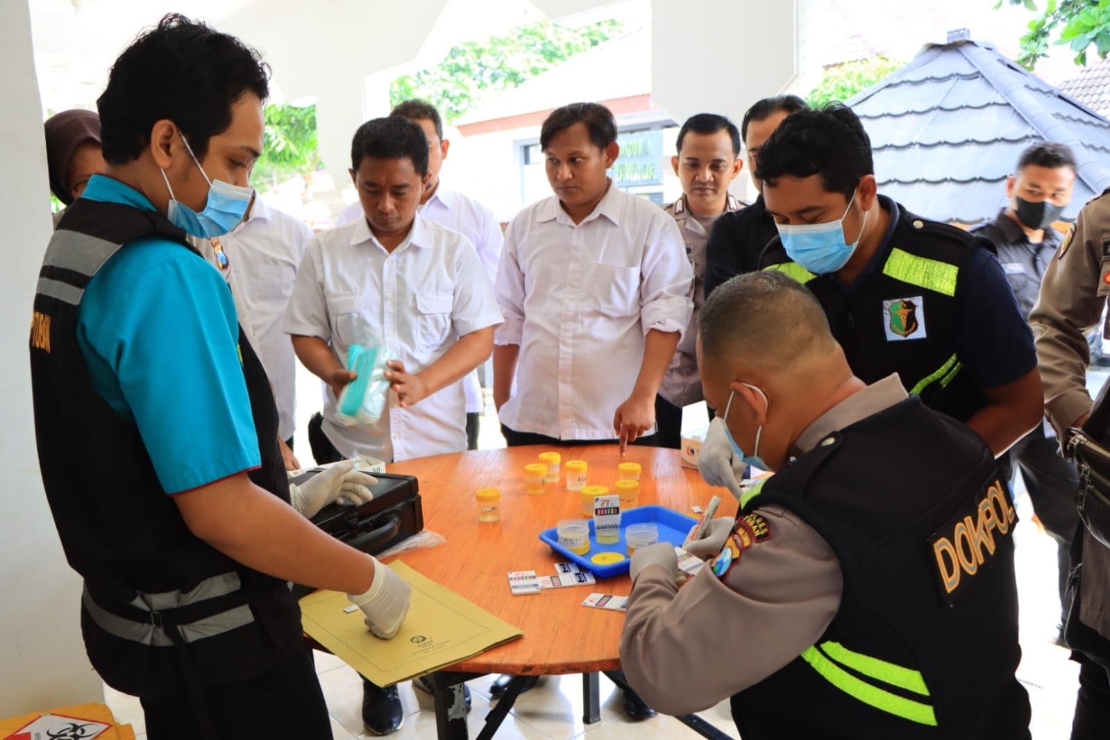 Tes urine Polres Tuban.