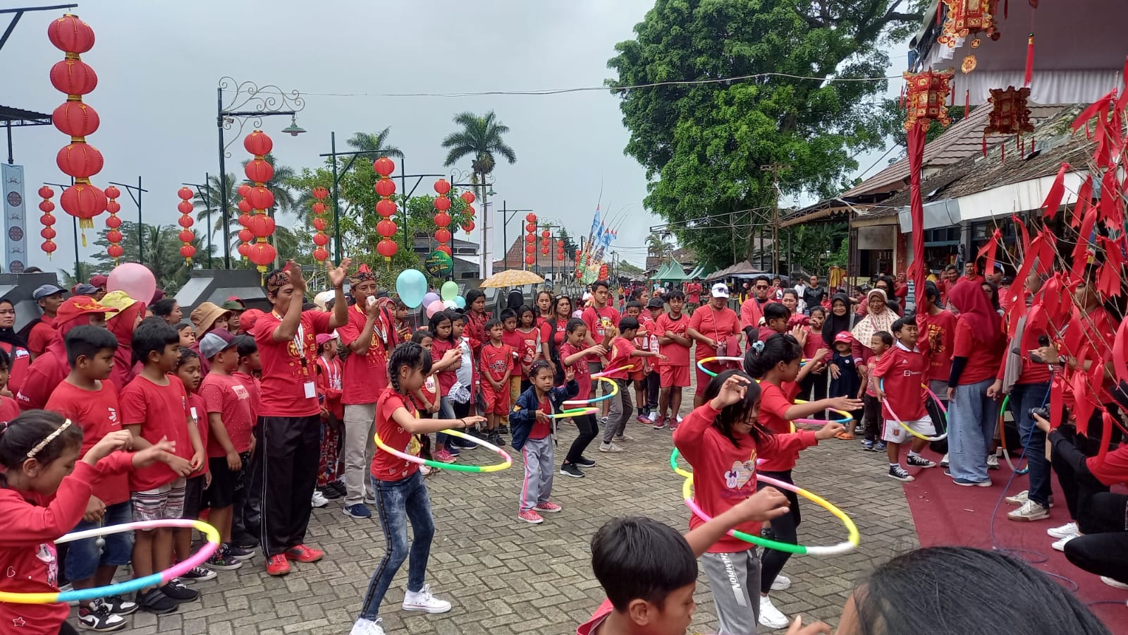 cap go meh tugu jatim