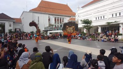 reog ponorogo tugu jatim