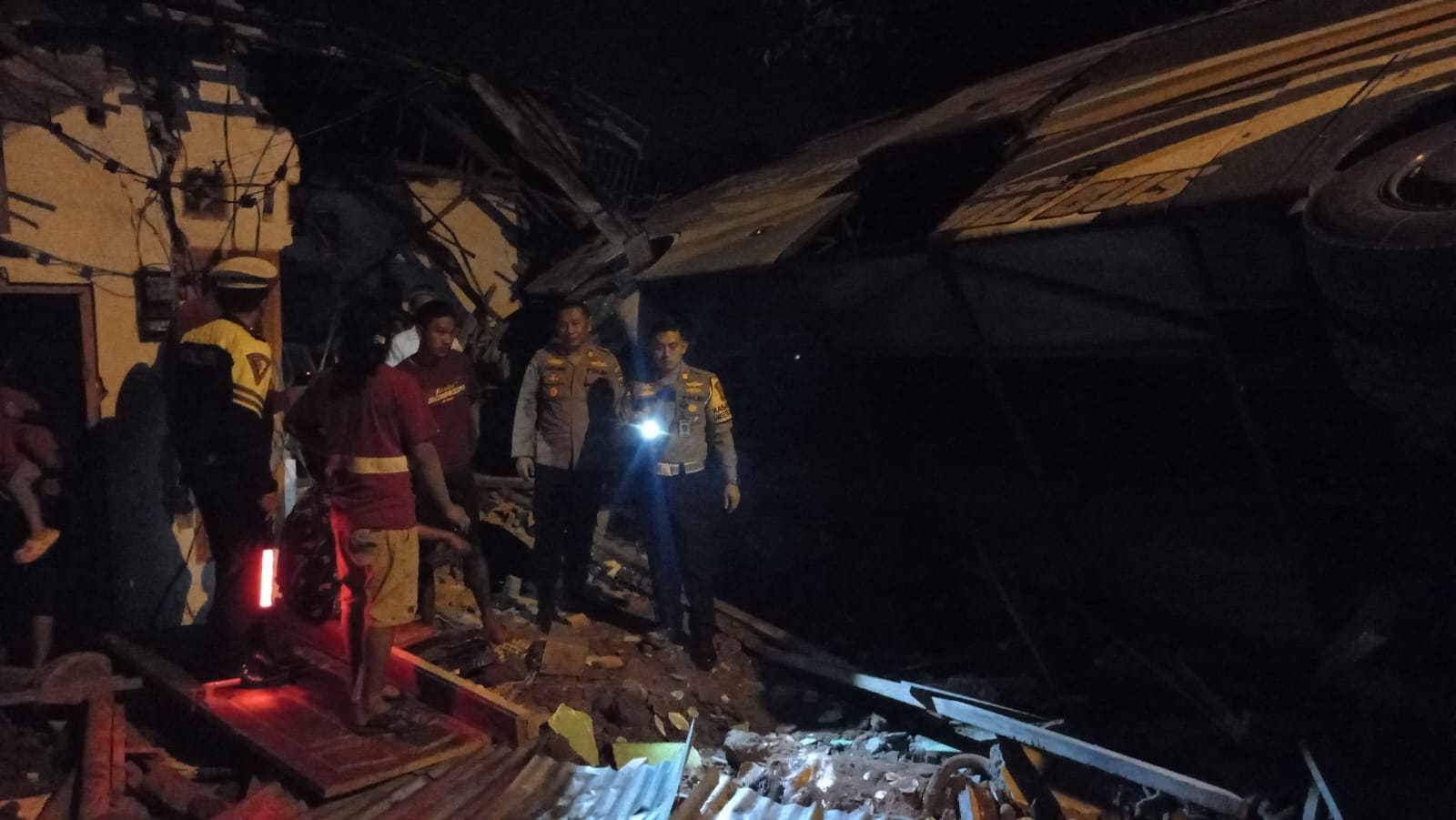 Sopir bus wisatawan di Prigen Pasuruan.